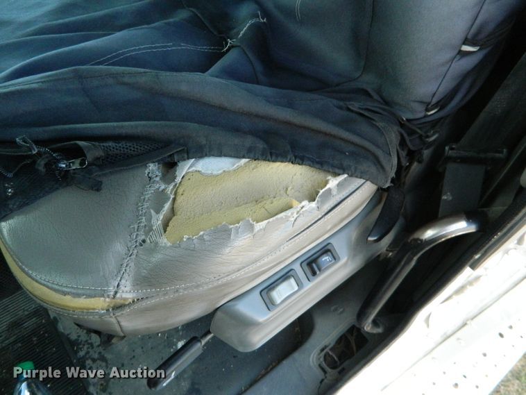 image for item DF4589 2005 Freightliner Columbia 120  semi truck