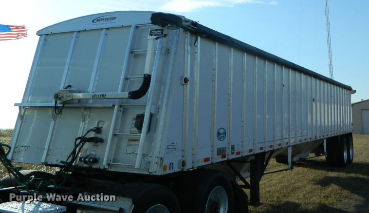 image for item DF4590 2011 Merritt double hopper bottom grain trailer