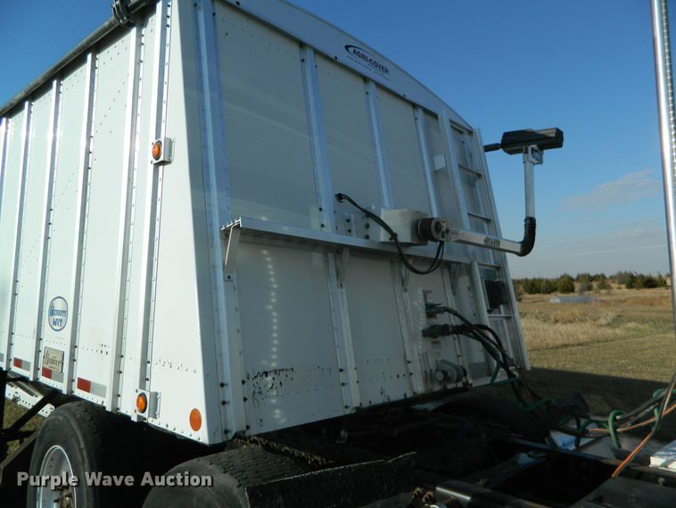 image for item DF4590 2011 Merritt double hopper bottom grain trailer