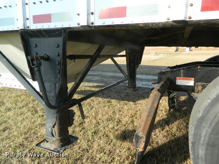 image for item DF4590 2011 Merritt double hopper bottom grain trailer