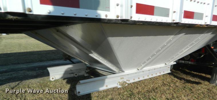 image for item DF4590 2011 Merritt double hopper bottom grain trailer
