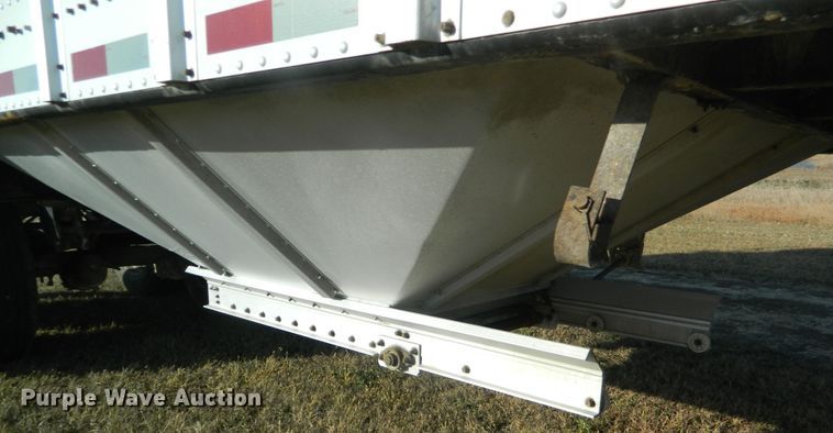 image for item DF4590 2011 Merritt double hopper bottom grain trailer