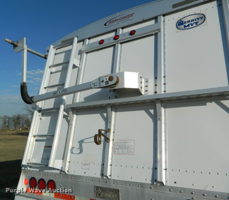 image for item DF4590 2011 Merritt double hopper bottom grain trailer