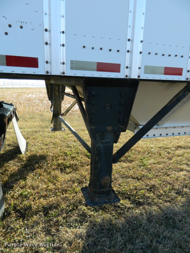 image for item DF4590 2011 Merritt double hopper bottom grain trailer