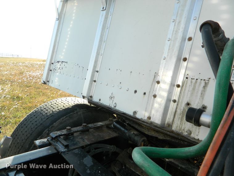 image for item DF4590 2011 Merritt double hopper bottom grain trailer