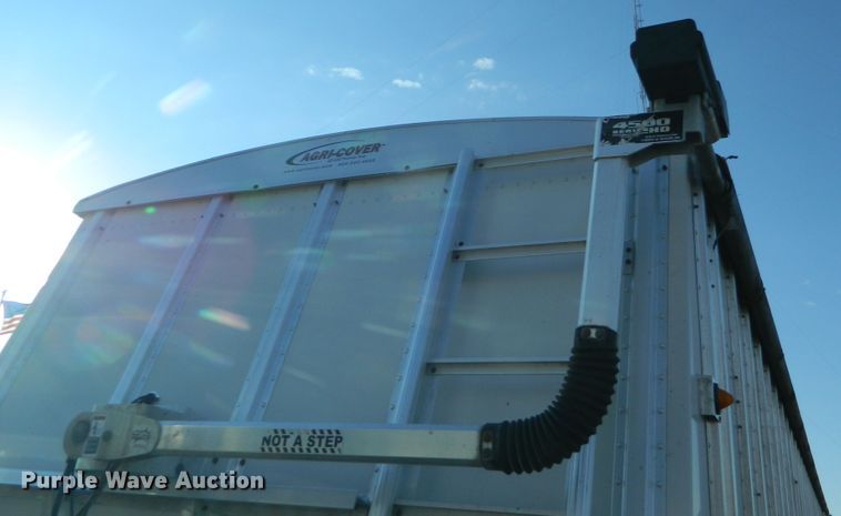 image for item DF4590 2011 Merritt double hopper bottom grain trailer