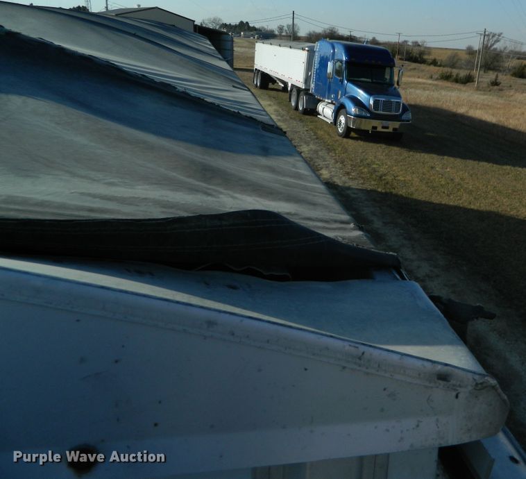 image for item DF4590 2011 Merritt double hopper bottom grain trailer