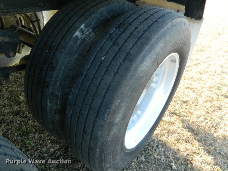 image for item DF4590 2011 Merritt double hopper bottom grain trailer