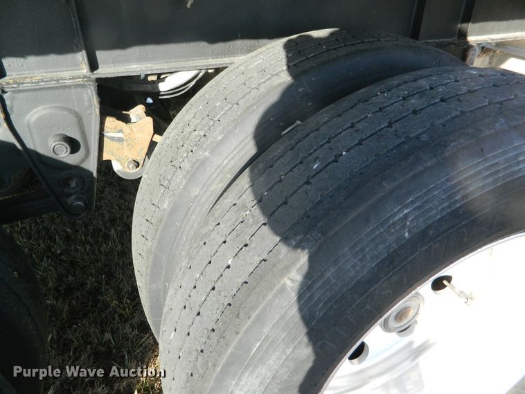 image for item DF4590 2011 Merritt double hopper bottom grain trailer