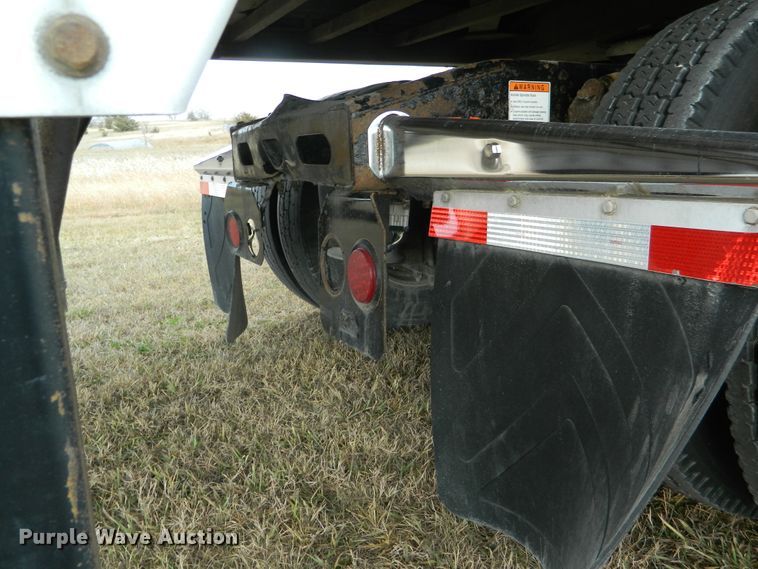 image for item DF4591 2006 Freightliner Columbia 120  semi truck