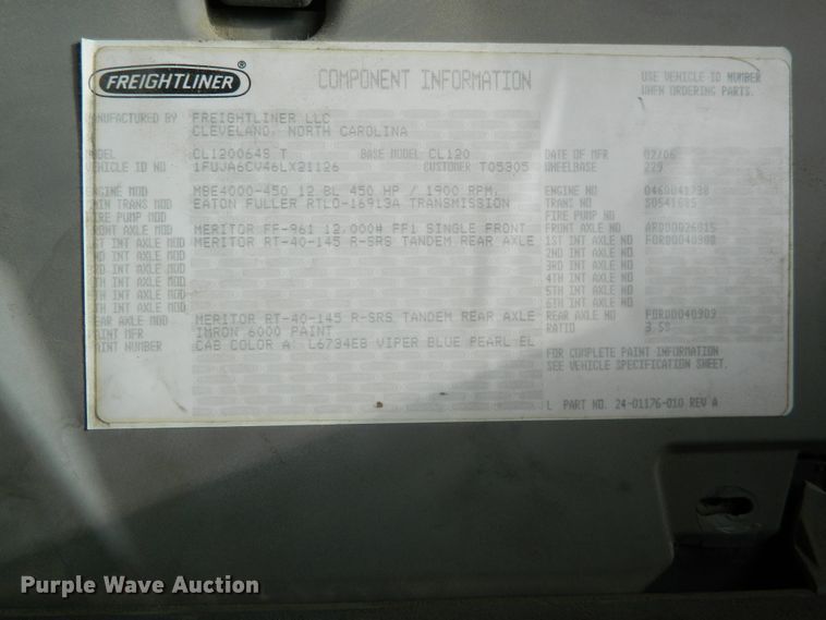 image for item DF4591 2006 Freightliner Columbia 120  semi truck