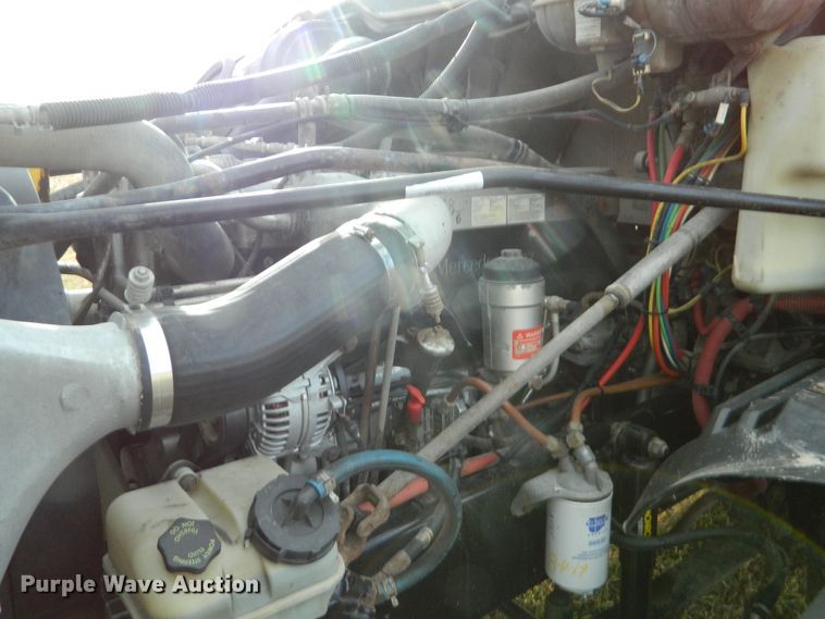 image for item DF4591 2006 Freightliner Columbia 120  semi truck