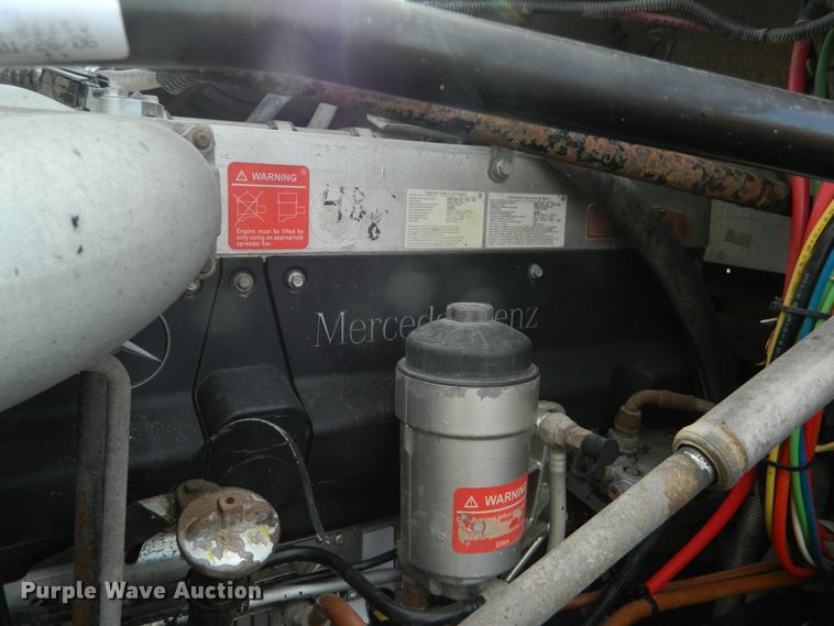 image for item DF4591 2006 Freightliner Columbia 120  semi truck