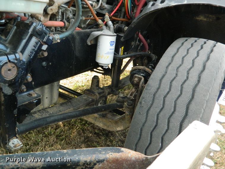 image for item DF4591 2006 Freightliner Columbia 120  semi truck