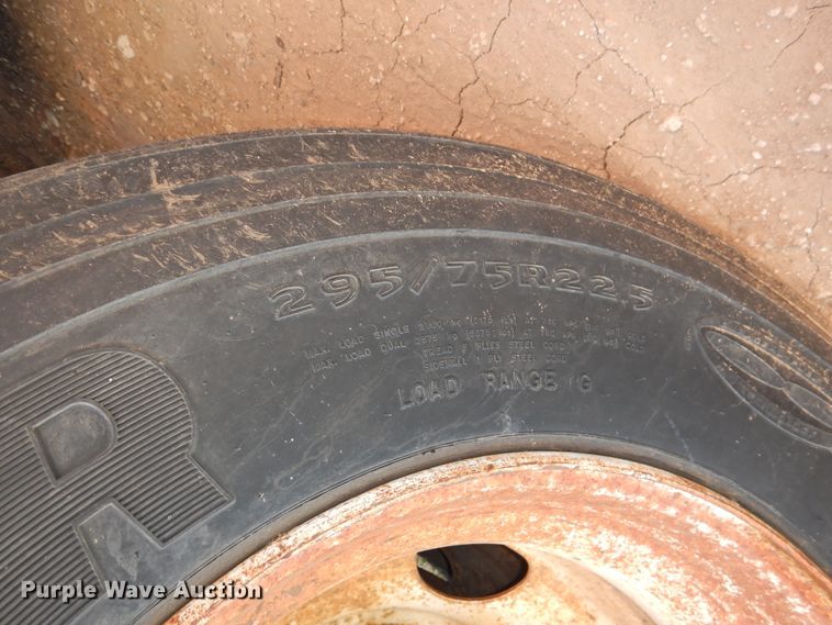 image for item DG1421 2004 Great Dane refrigerated van trailer