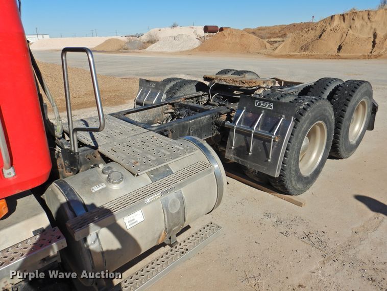 image for item DG1497 2009 Mack CXU613  semi truck