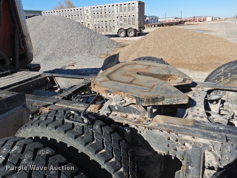 image for item DG1497 2009 Mack CXU613  semi truck