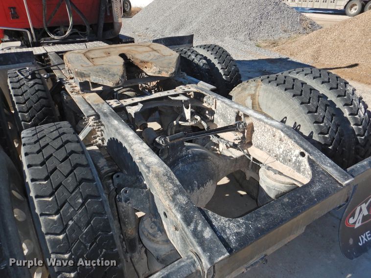 image for item DG1497 2009 Mack CXU613  semi truck