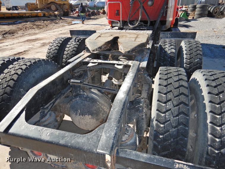 image for item DG1497 2009 Mack CXU613  semi truck