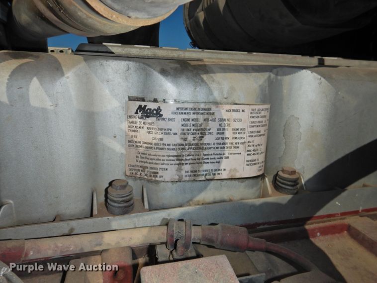 image for item DG1497 2009 Mack CXU613  semi truck