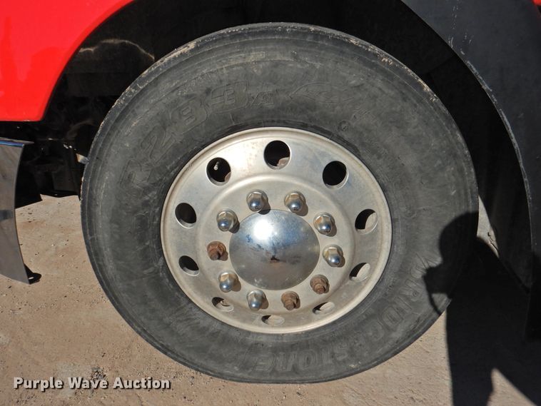 image for item DG1497 2009 Mack CXU613  semi truck