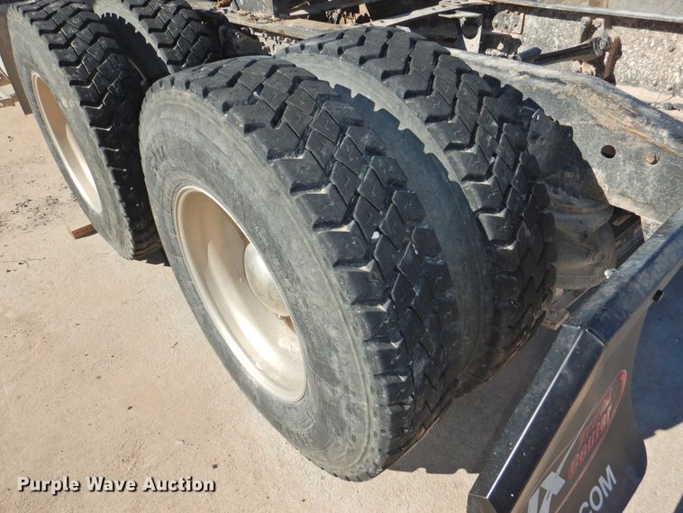 image for item DG1497 2009 Mack CXU613  semi truck