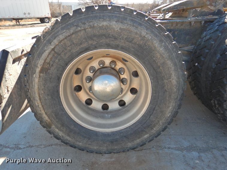 image for item DG1497 2009 Mack CXU613  semi truck