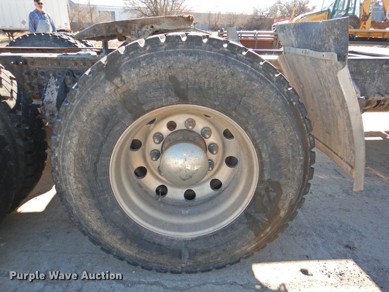 image for item DG1497 2009 Mack CXU613  semi truck