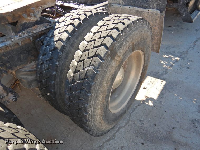 image for item DG1497 2009 Mack CXU613  semi truck