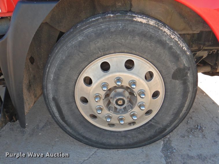 image for item DG1497 2009 Mack CXU613  semi truck