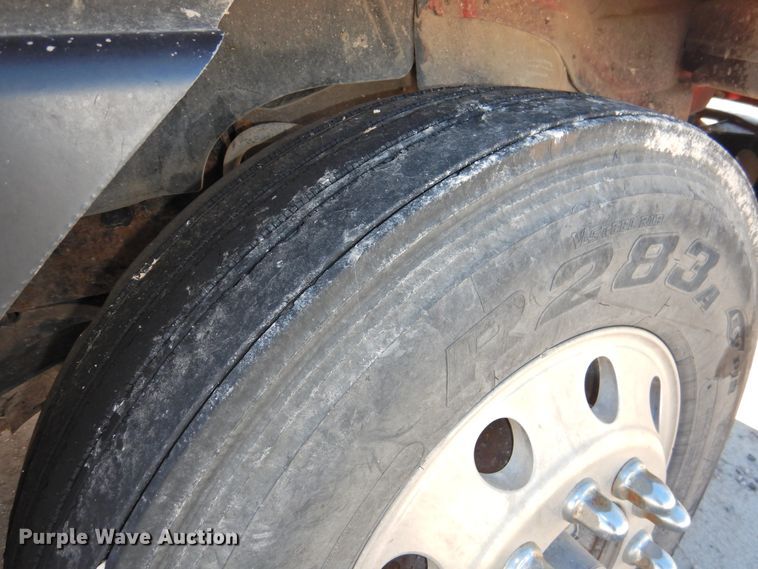 image for item DG1497 2009 Mack CXU613  semi truck