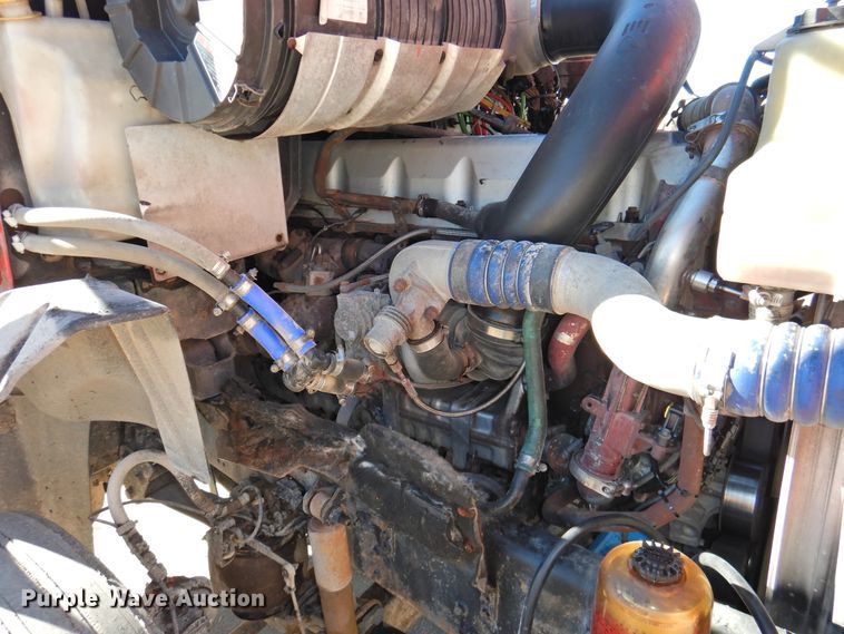 image for item DG1498 2009 Mack CXU613  semi truck