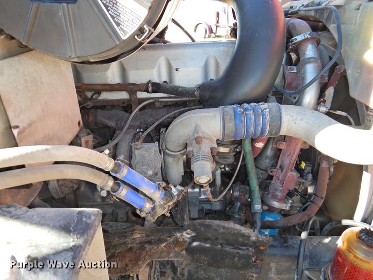 image for item DG1498 2009 Mack CXU613  semi truck