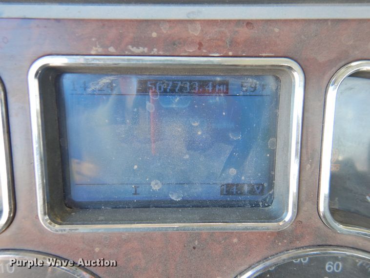 image for item DG1498 2009 Mack CXU613  semi truck