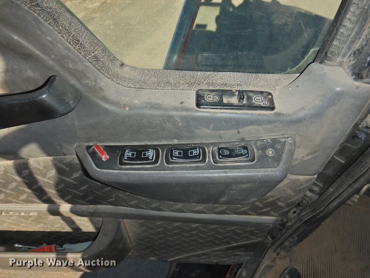 image for item DG1498 2009 Mack CXU613  semi truck