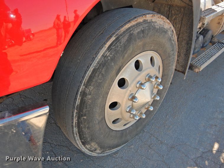 image for item DG1498 2009 Mack CXU613  semi truck