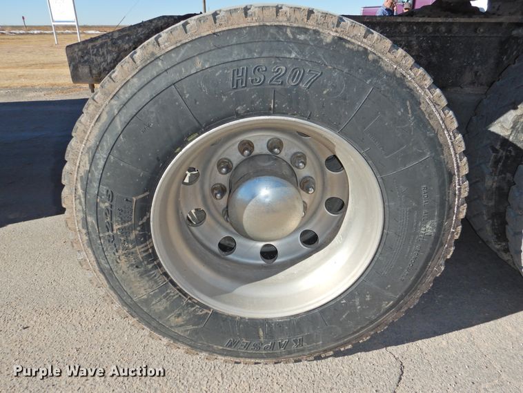 image for item DG1498 2009 Mack CXU613  semi truck