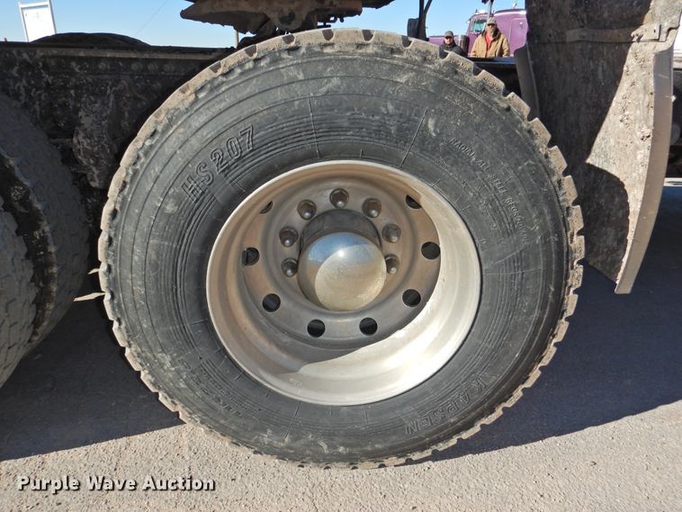 image for item DG1498 2009 Mack CXU613  semi truck