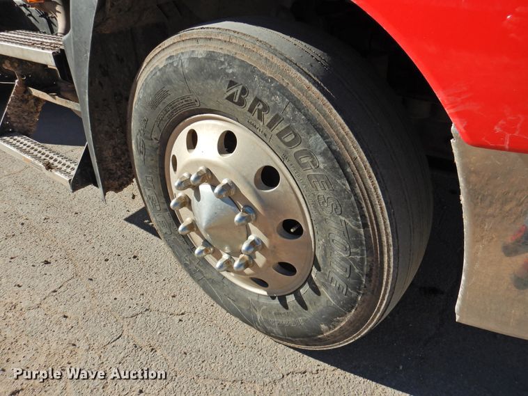 image for item DG1498 2009 Mack CXU613  semi truck