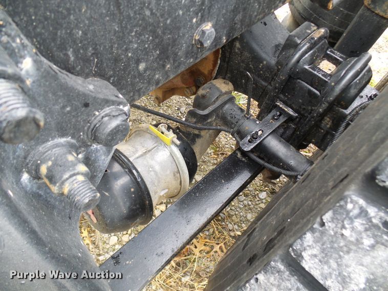 image for item DG2140 2007 Freightliner Business Class M2  semi truck