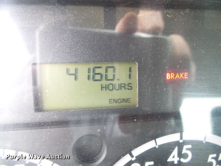 image for item DG2140 2007 Freightliner Business Class M2  semi truck