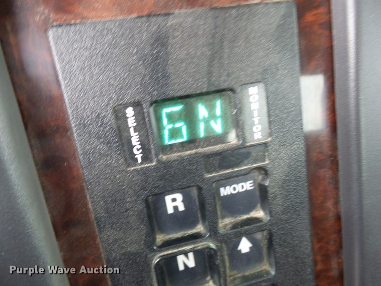 image for item DG2140 2007 Freightliner Business Class M2  semi truck