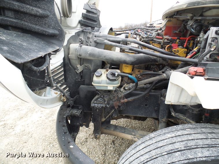 image for item DG2140 2007 Freightliner Business Class M2  semi truck