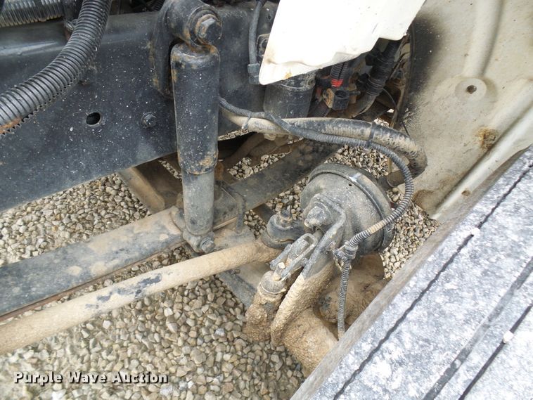 image for item DG2140 2007 Freightliner Business Class M2  semi truck