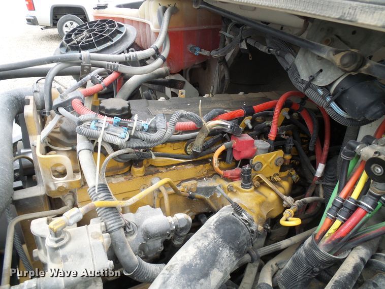 image for item DG2140 2007 Freightliner Business Class M2  semi truck