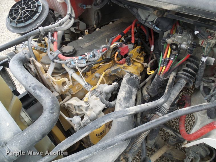 image for item DG2140 2007 Freightliner Business Class M2  semi truck