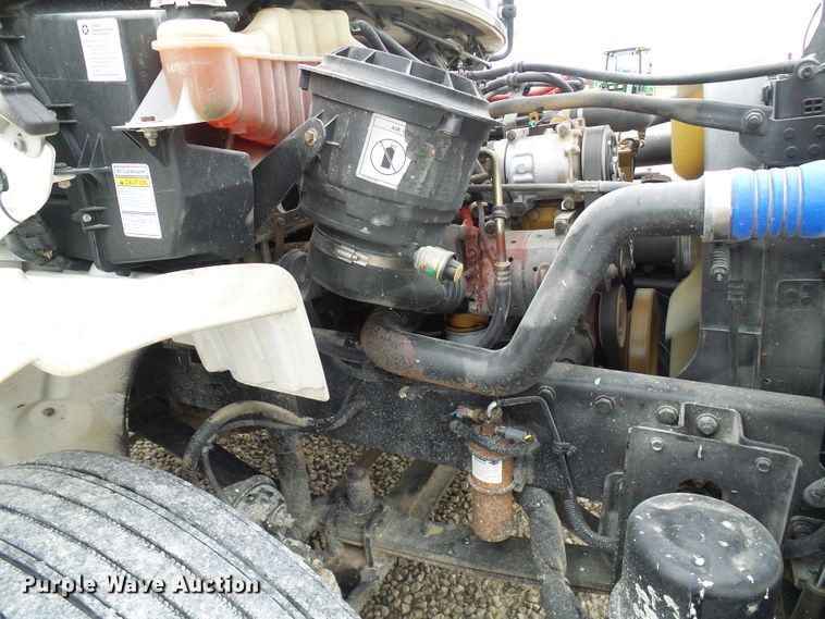 image for item DG2140 2007 Freightliner Business Class M2  semi truck