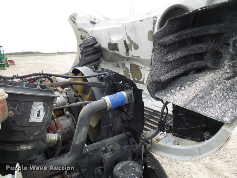 image for item DG2140 2007 Freightliner Business Class M2  semi truck