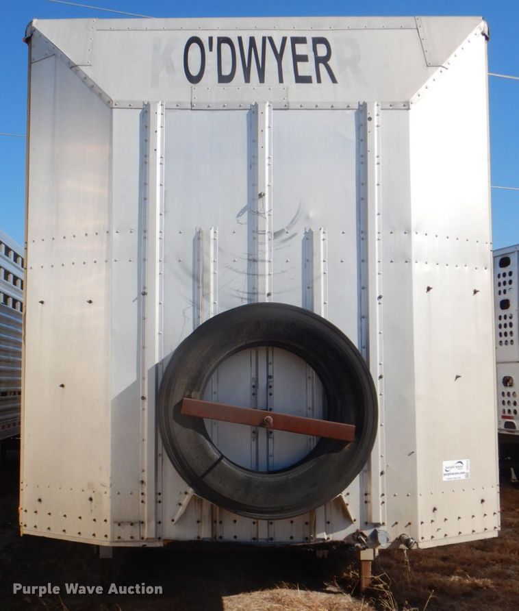 image for item DH5414 1991 Merritt livestock trailer