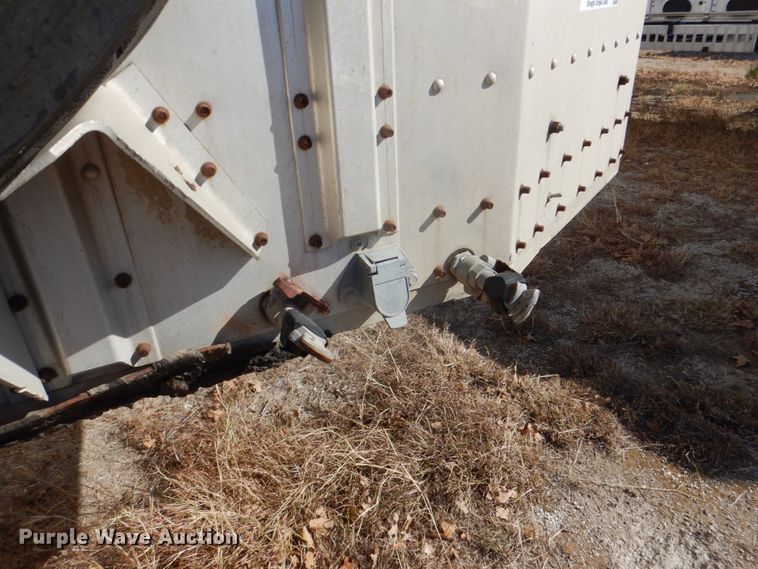 image for item DH5414 1991 Merritt livestock trailer